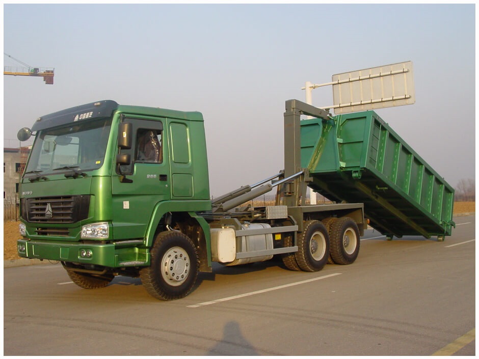 HOWO Hook Arm Garbage Truck